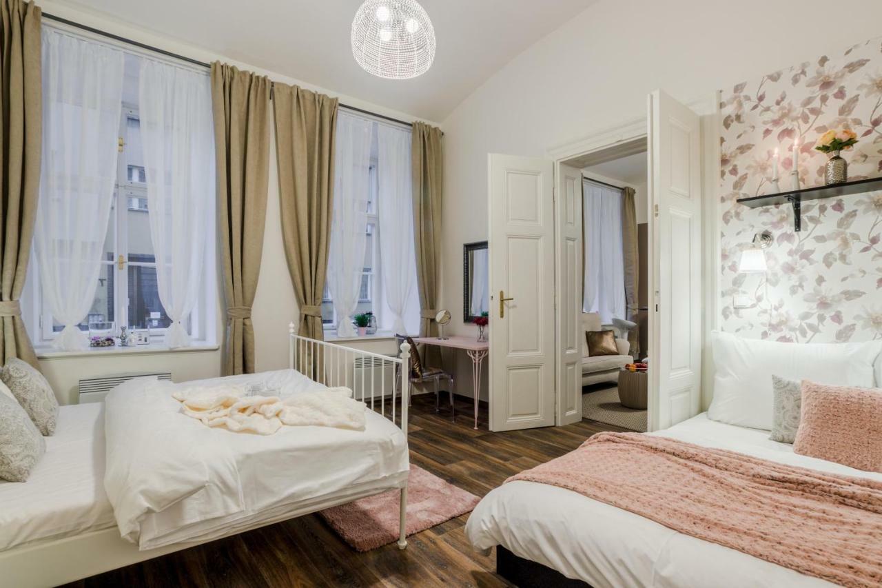 Prague Apt Near Charles Bridge By Michal&Friends المظهر الخارجي الصورة