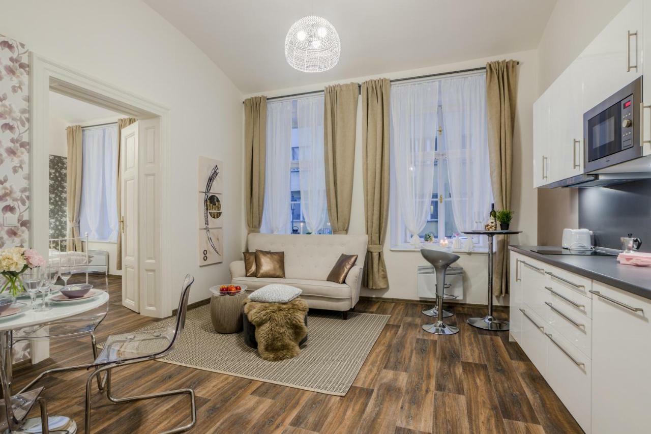 Prague Apt Near Charles Bridge By Michal&Friends المظهر الخارجي الصورة