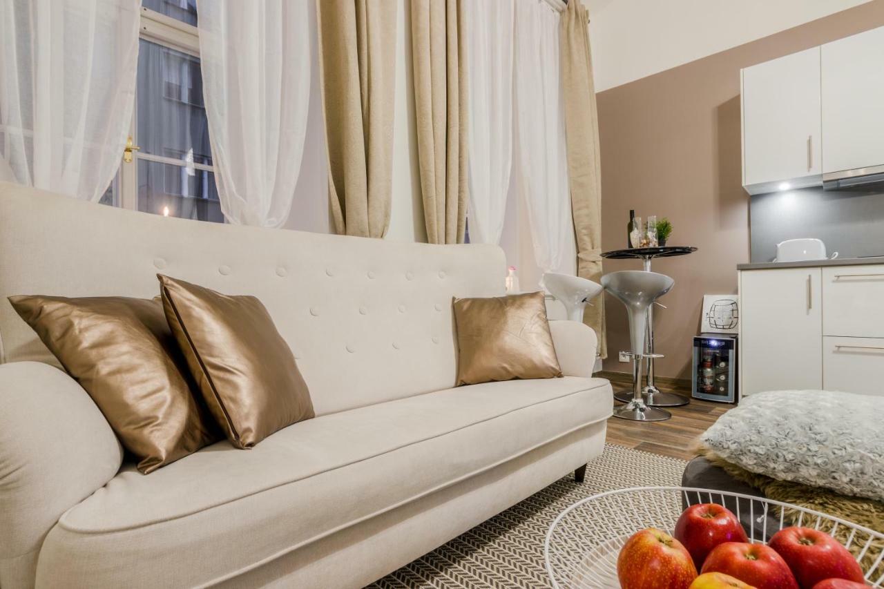 Prague Apt Near Charles Bridge By Michal&Friends المظهر الخارجي الصورة