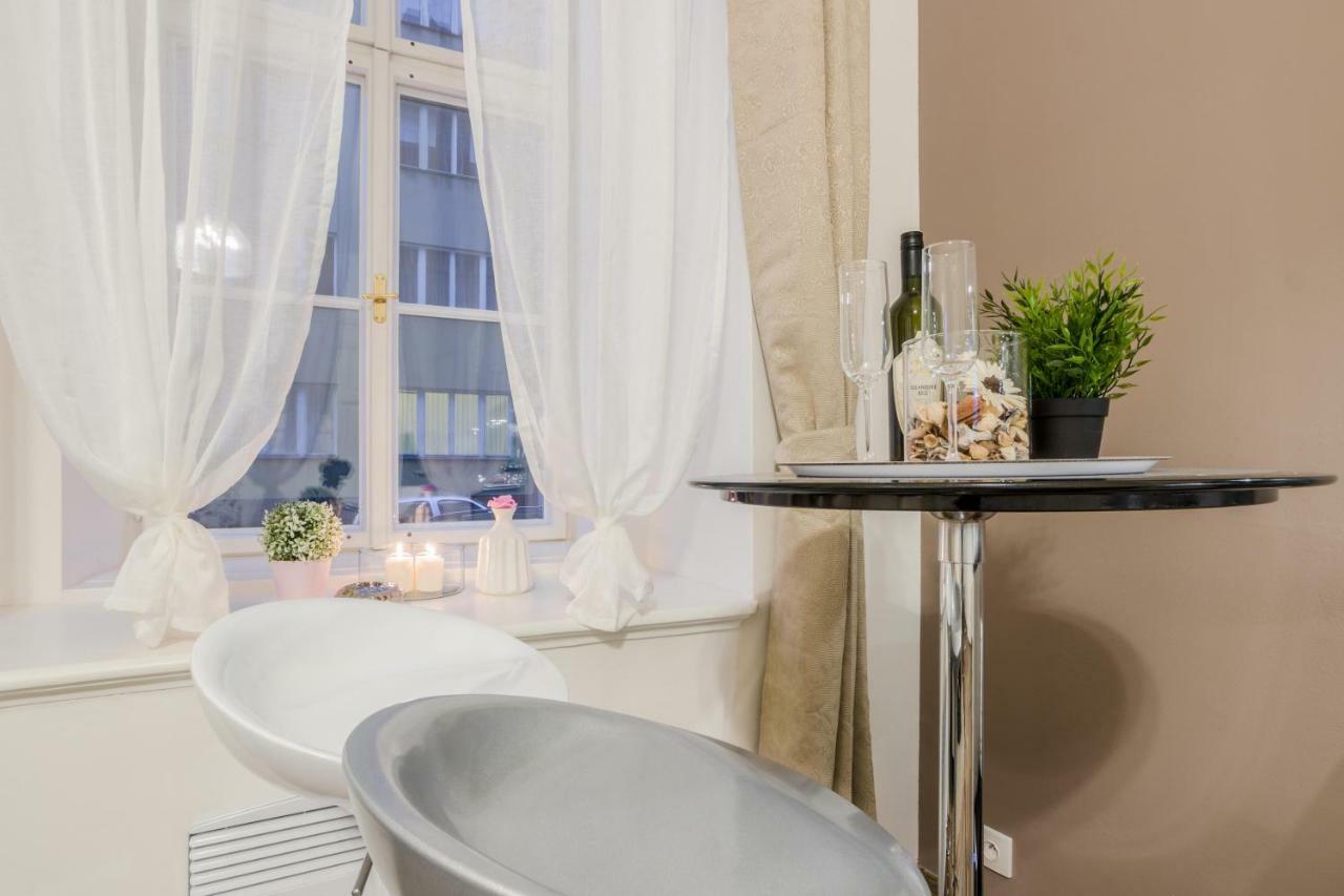 Prague Apt Near Charles Bridge By Michal&Friends المظهر الخارجي الصورة